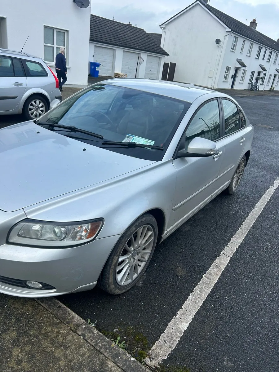 Volvo S40 - Image 1