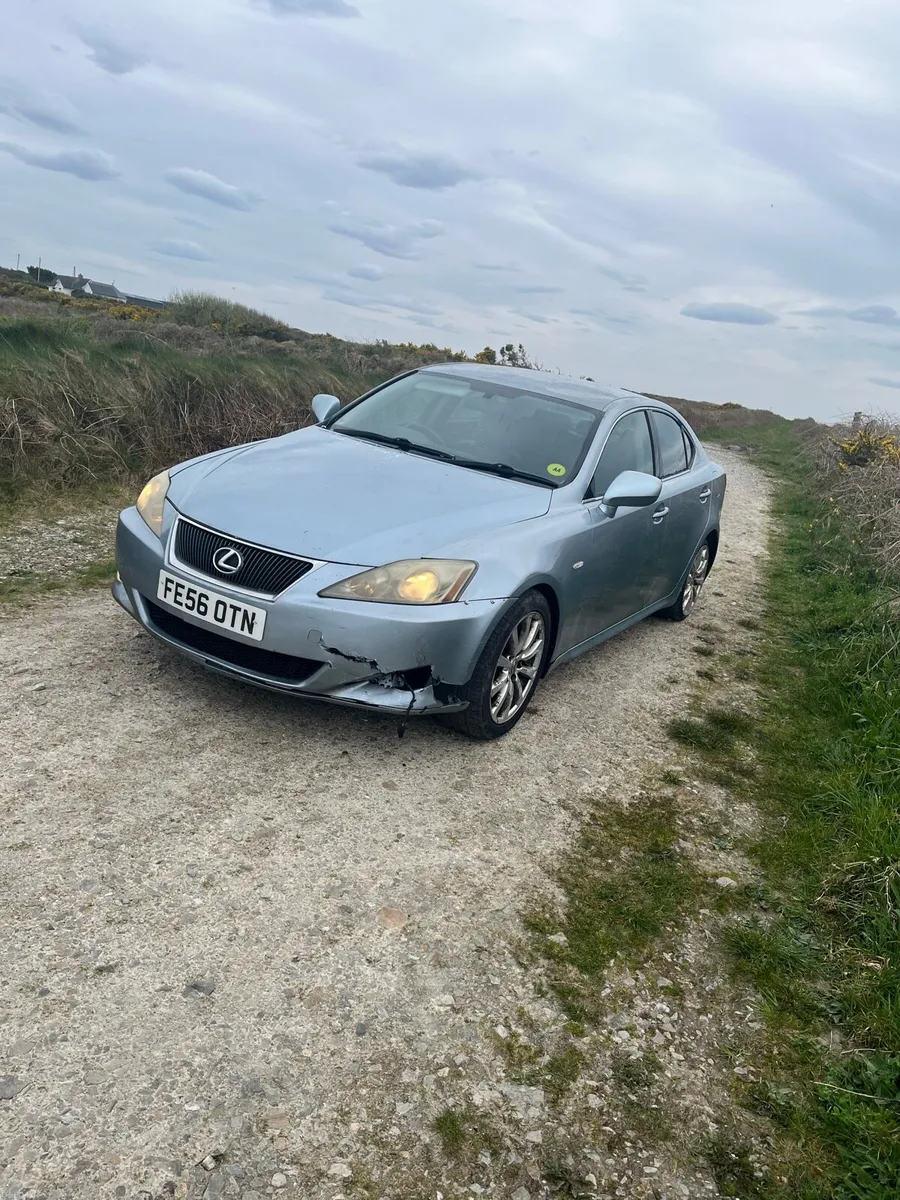 Lexus is250 - Image 4