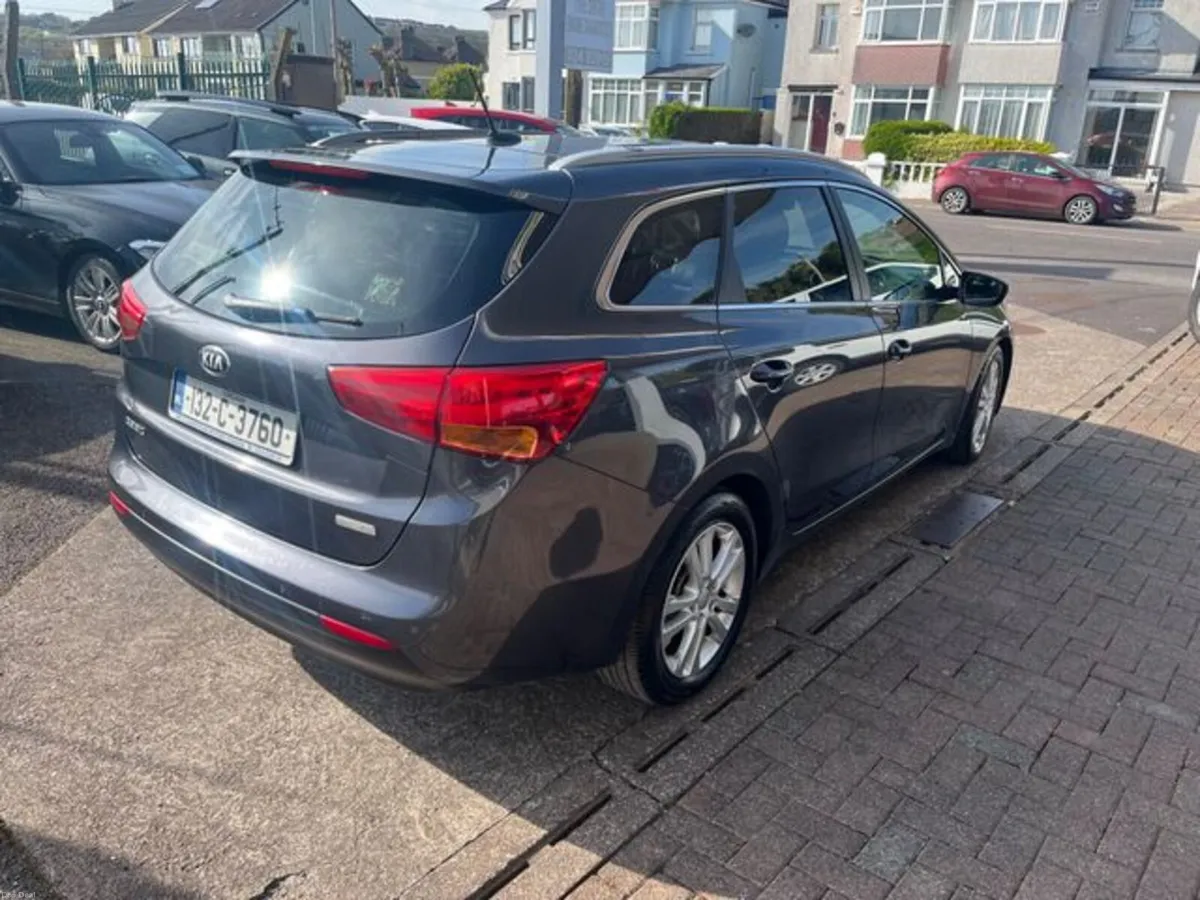 Kia Ceed 1.6 Crdi 3 Ecodynamics 5DR - Image 3