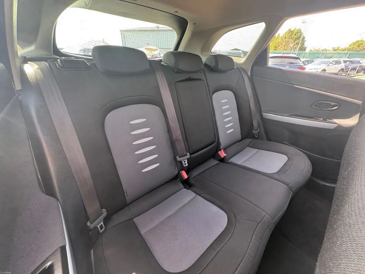 Kia Ceed Coming soon: SW 1.6 EX 5DR, USB Connectio - Image 4