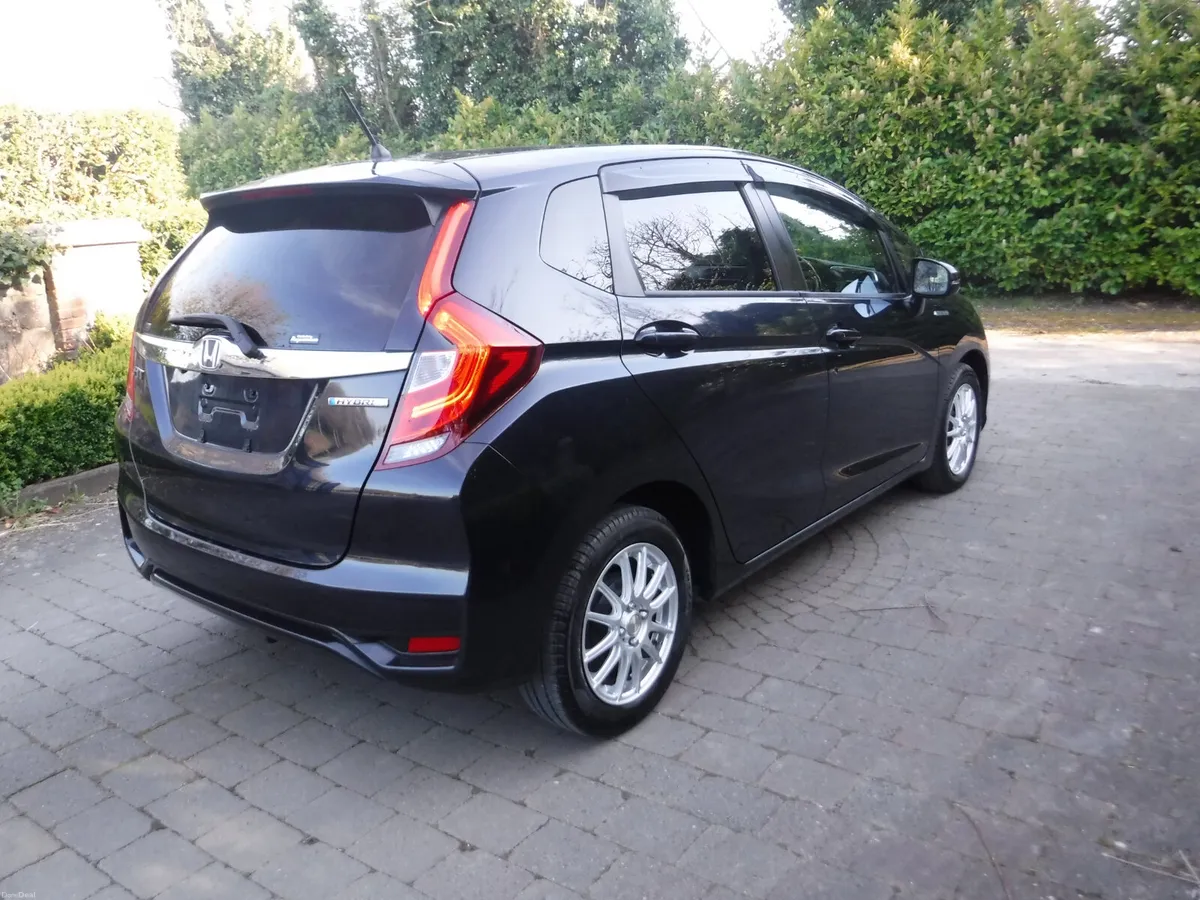 HONDA FIT 1.5 AUTO HYBRID ANDROID+CARPLAY - Image 3