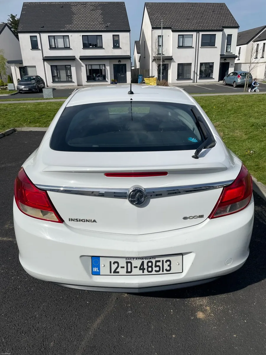 Vauxhall Insignia - Image 2