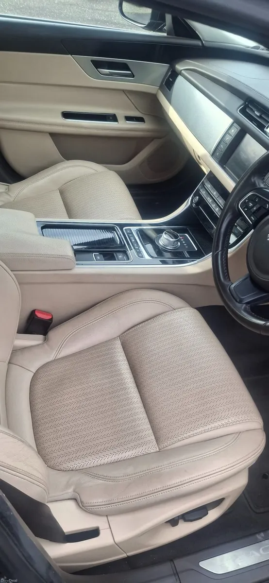 Jaguar XF 2016 - Image 3