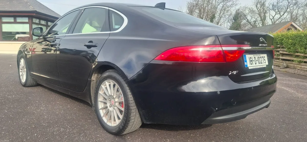 Jaguar XF 2016 - Image 2