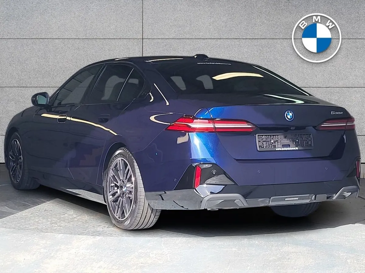 BMW 5-Series 530e - Image 3
