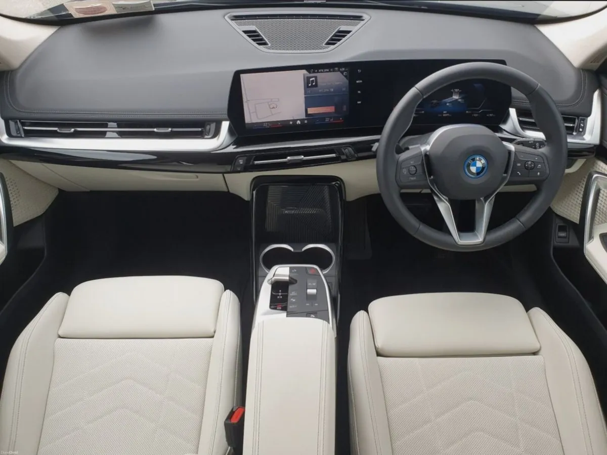 BMW iX1 20xLine - Image 4