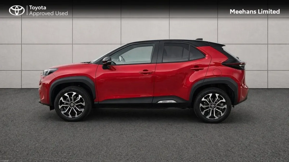 Toyota Yaris Cross YARIS CROSS LUNA SPORT - Image 3