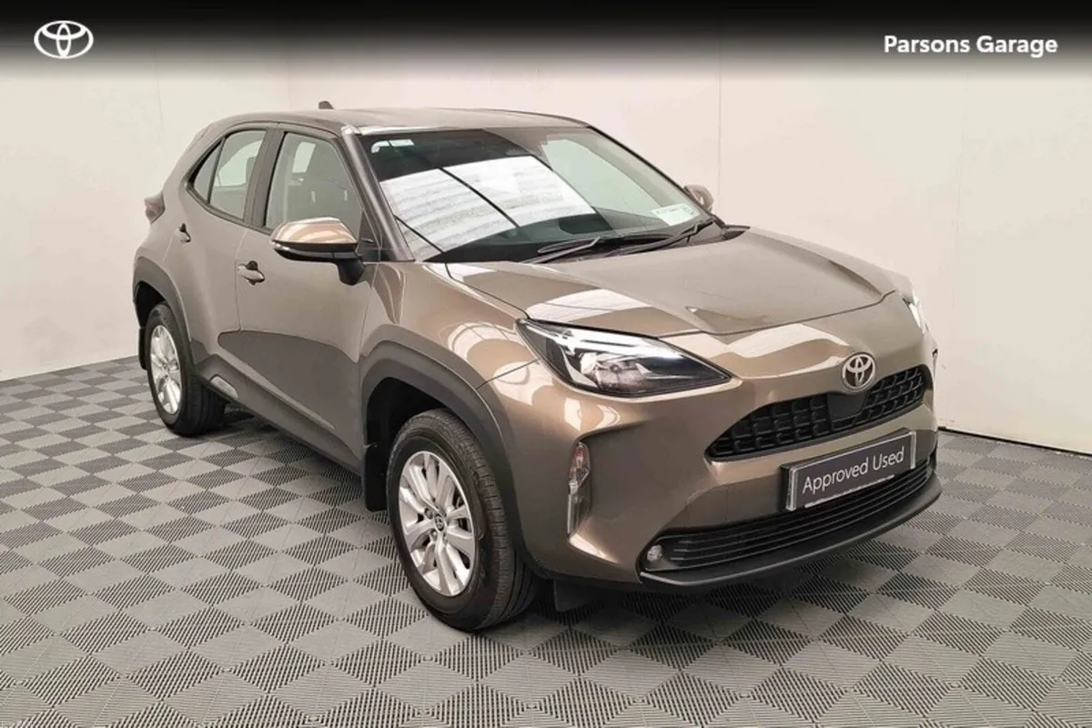 Toyota Yaris Cross YARIS CROSS LUNA - Image 1