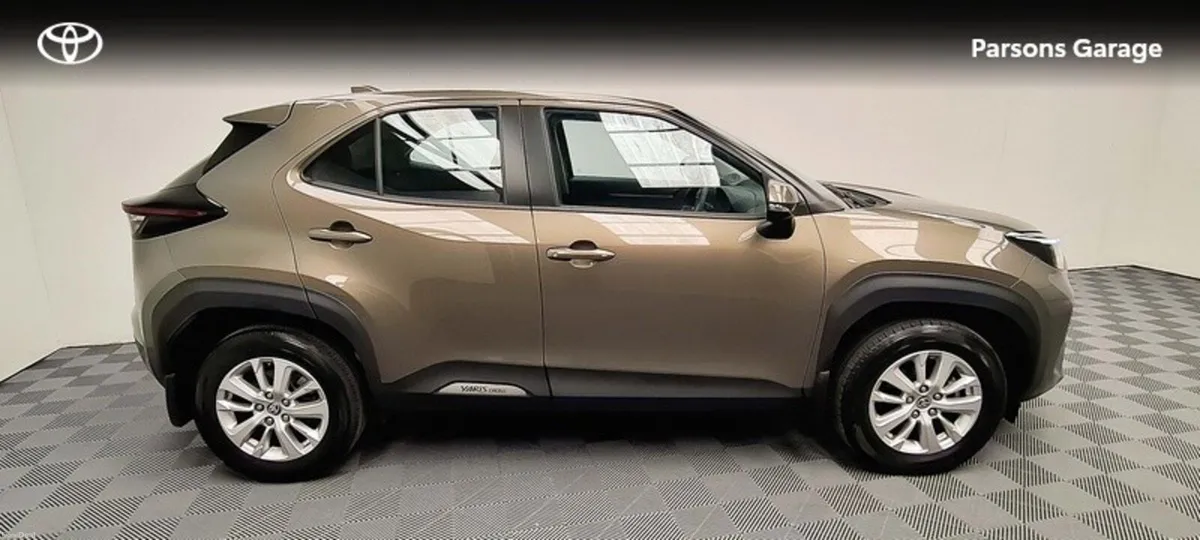 Toyota Yaris Cross YARIS CROSS LUNA - Image 3