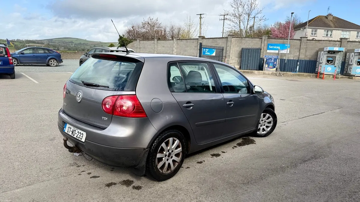 Volkswagen Golf - Image 4
