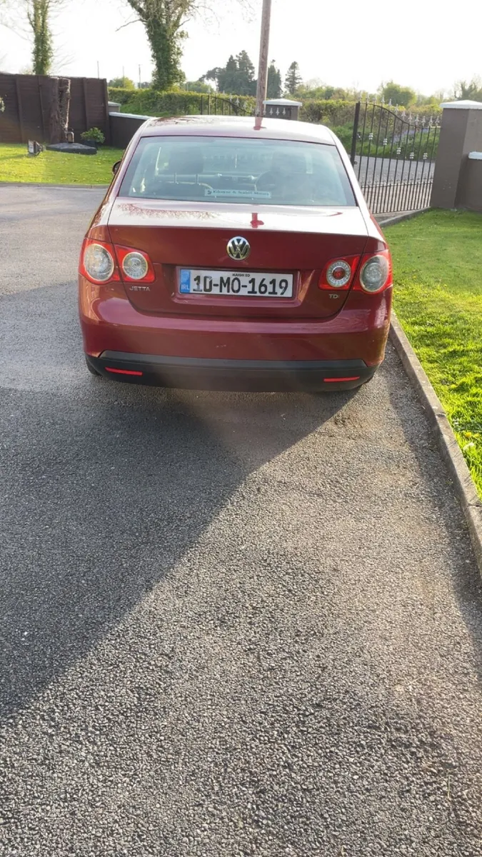 Volkswagen Jetta 2010 - Image 3