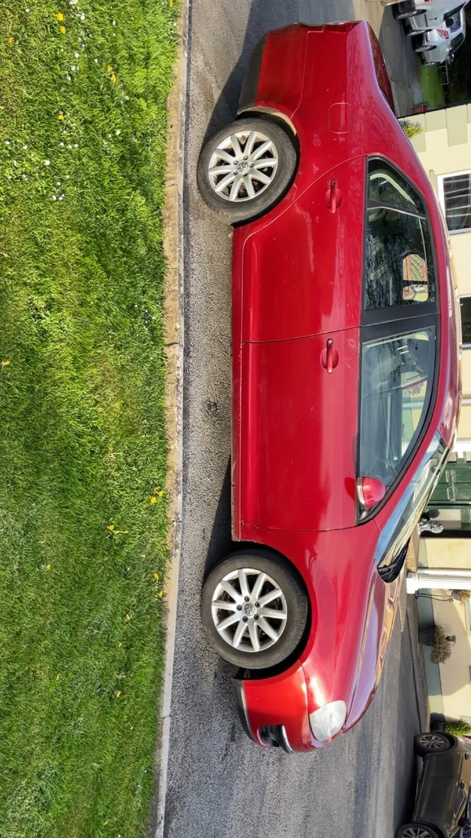 Volkswagen Jetta 2010 - Image 2