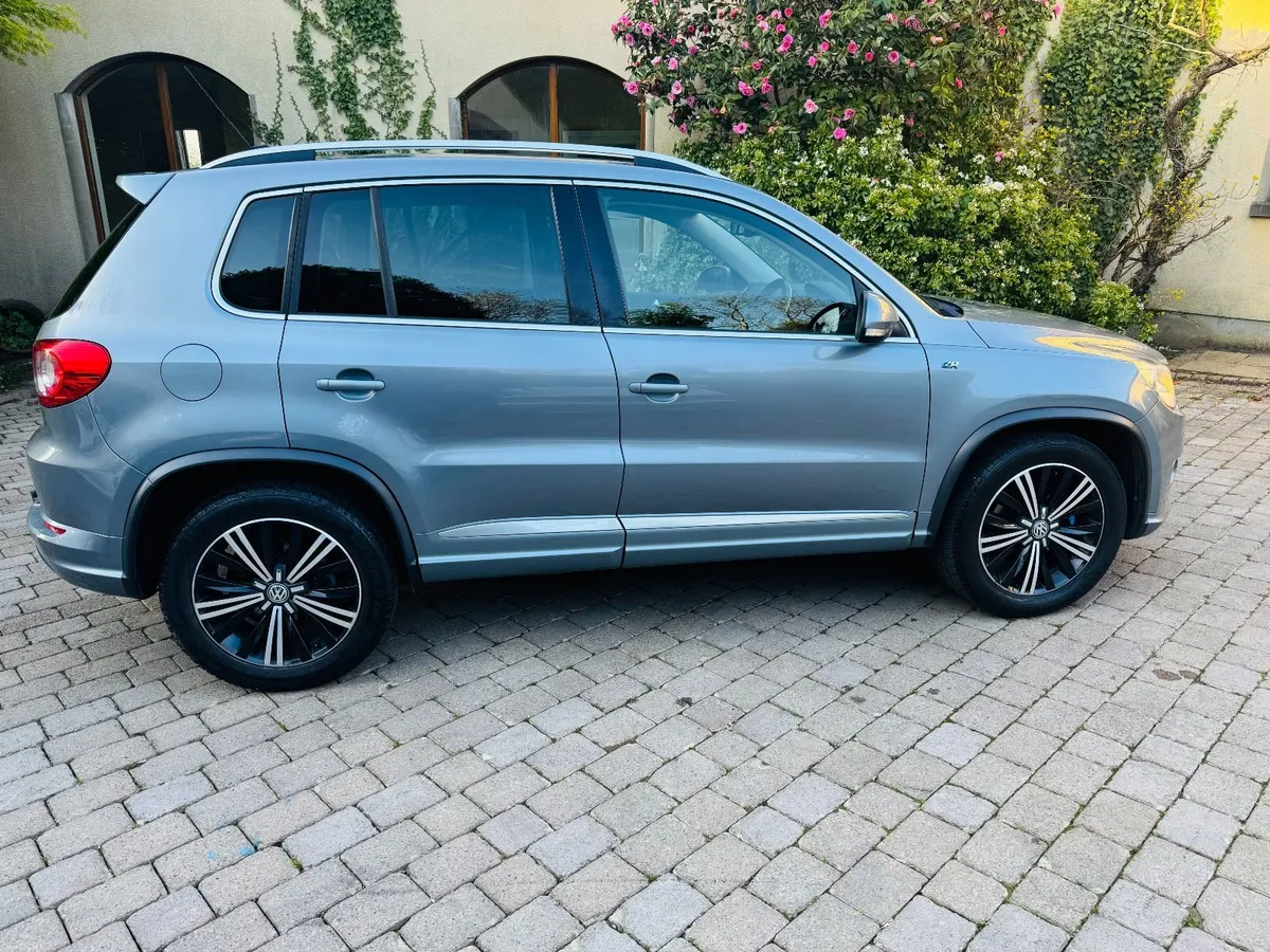 Volkswagen Tiguan 2.0 TDI R LINE SUPERB VALUE SUV - Image 3