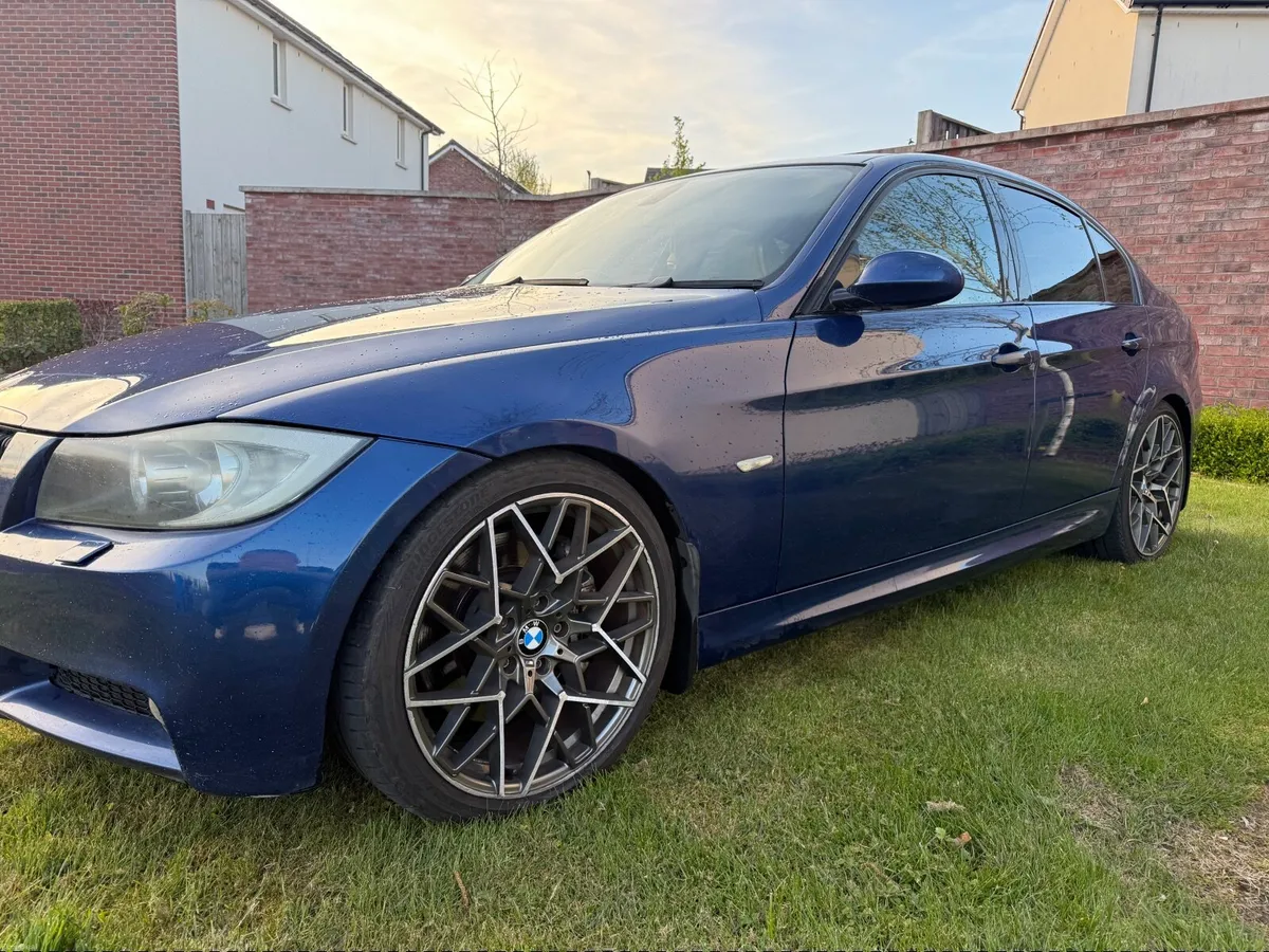 BMW 330d M-Sport Auto - Image 1