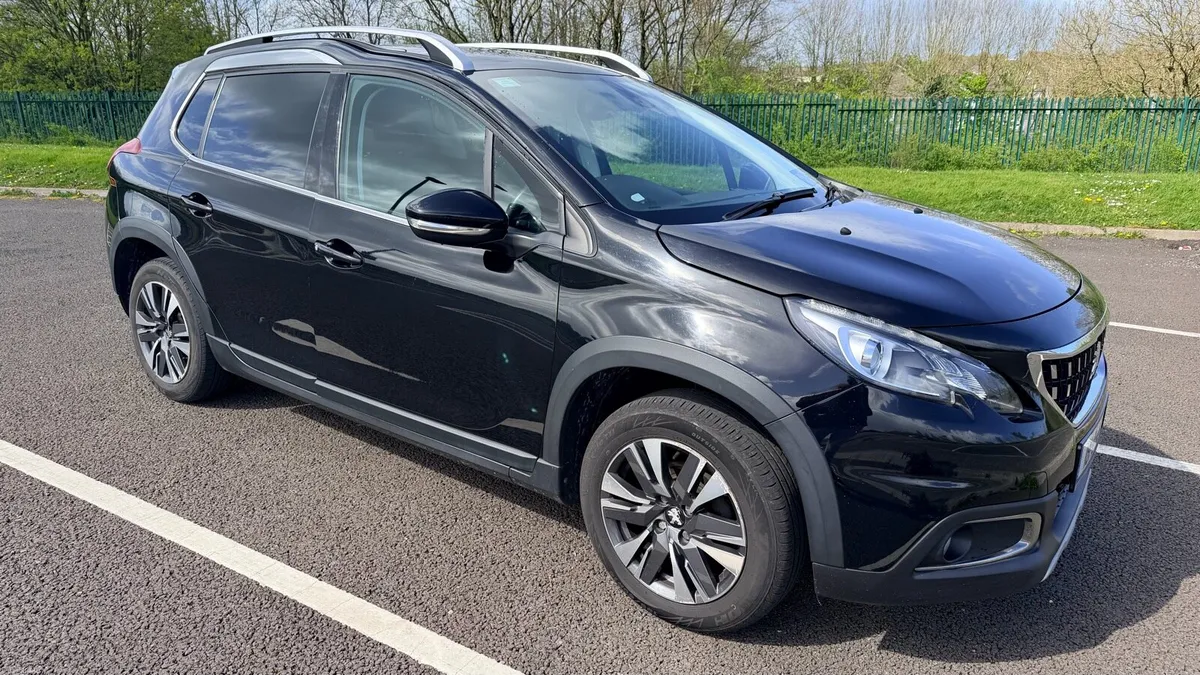 Peugeot 2008 Allure 1.2 Puretech - Image 4