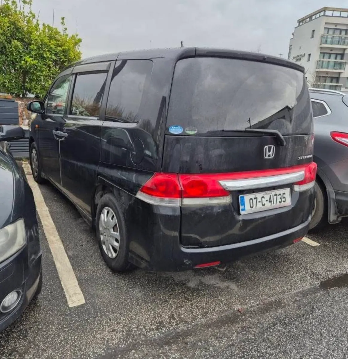 Honda stepwagon minibus - Image 3