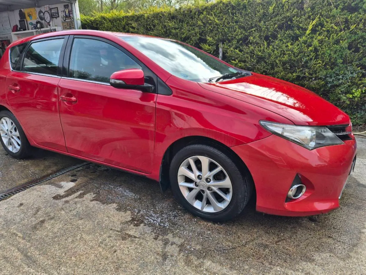 2013 auris d4d. Nct 04.27 tax low km - Image 3