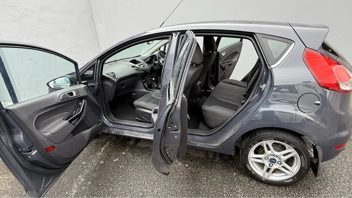 Ford fiesta Titanium - Image 3