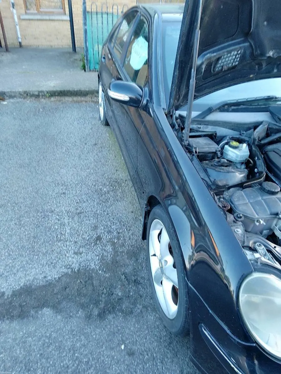 Car - Image 4