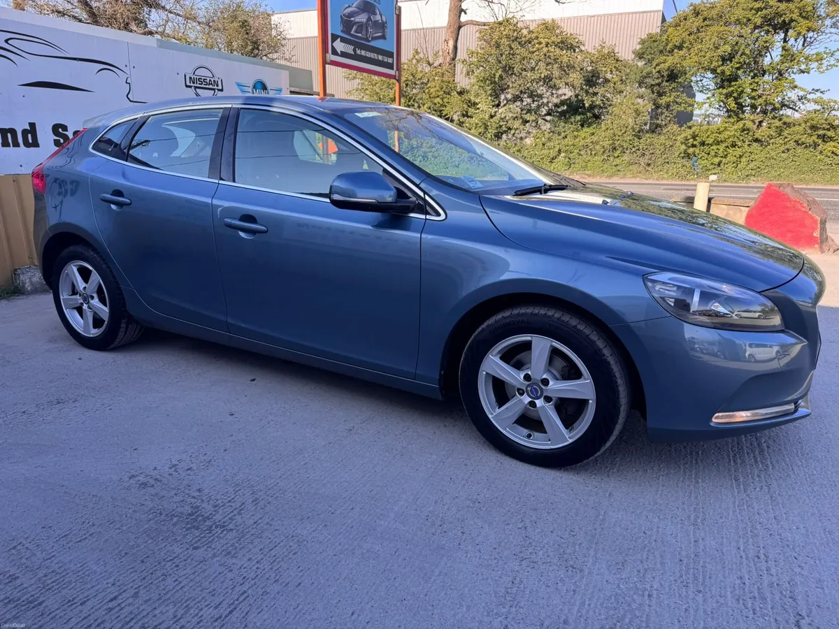141 Volvo V40 1.6D Warranty - Image 5