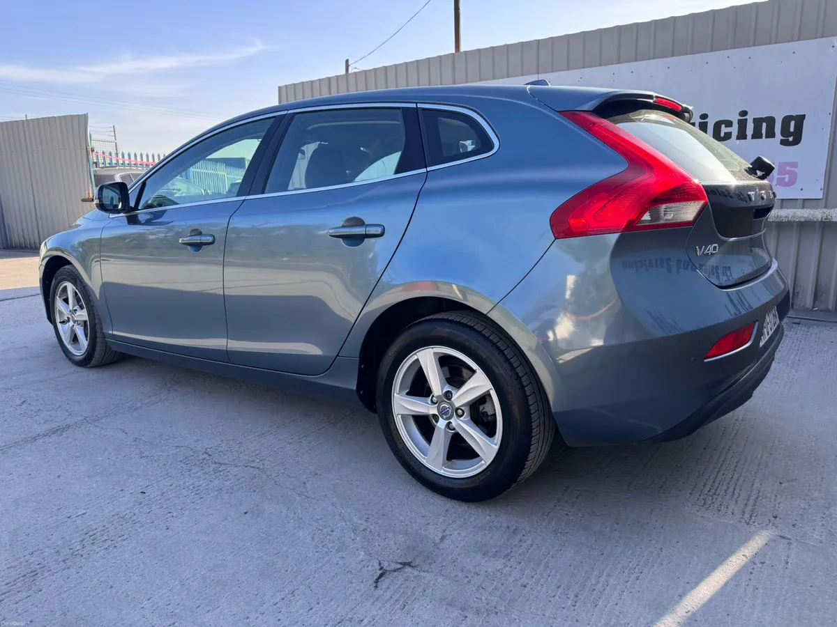 141 Volvo V40 1.6D Warranty - Image 6