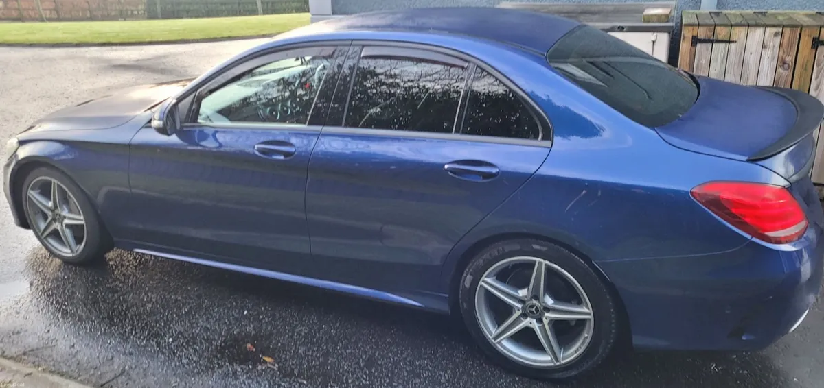 Mercedes-Benz C-Class 2018 AMG Line - Image 3