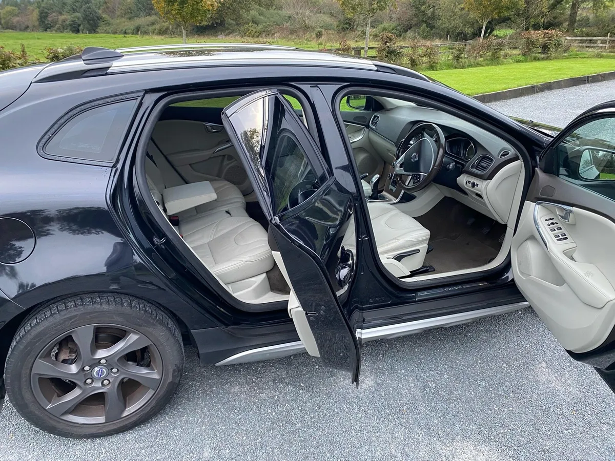 Volvo V40 Cross Country - Image 5