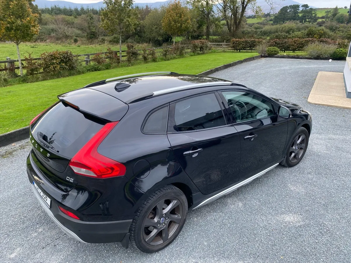 Volvo V40 Cross Country - Image 3