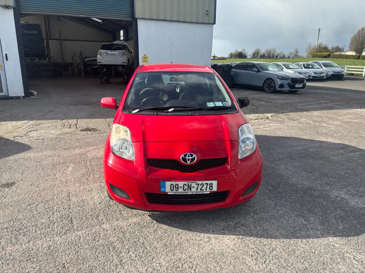 Toyota Yaris 2009 - Image 1