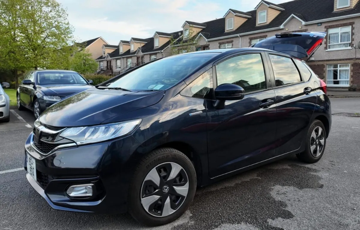Honda Fit 2019-2 Hybrid Automatic - Image 3