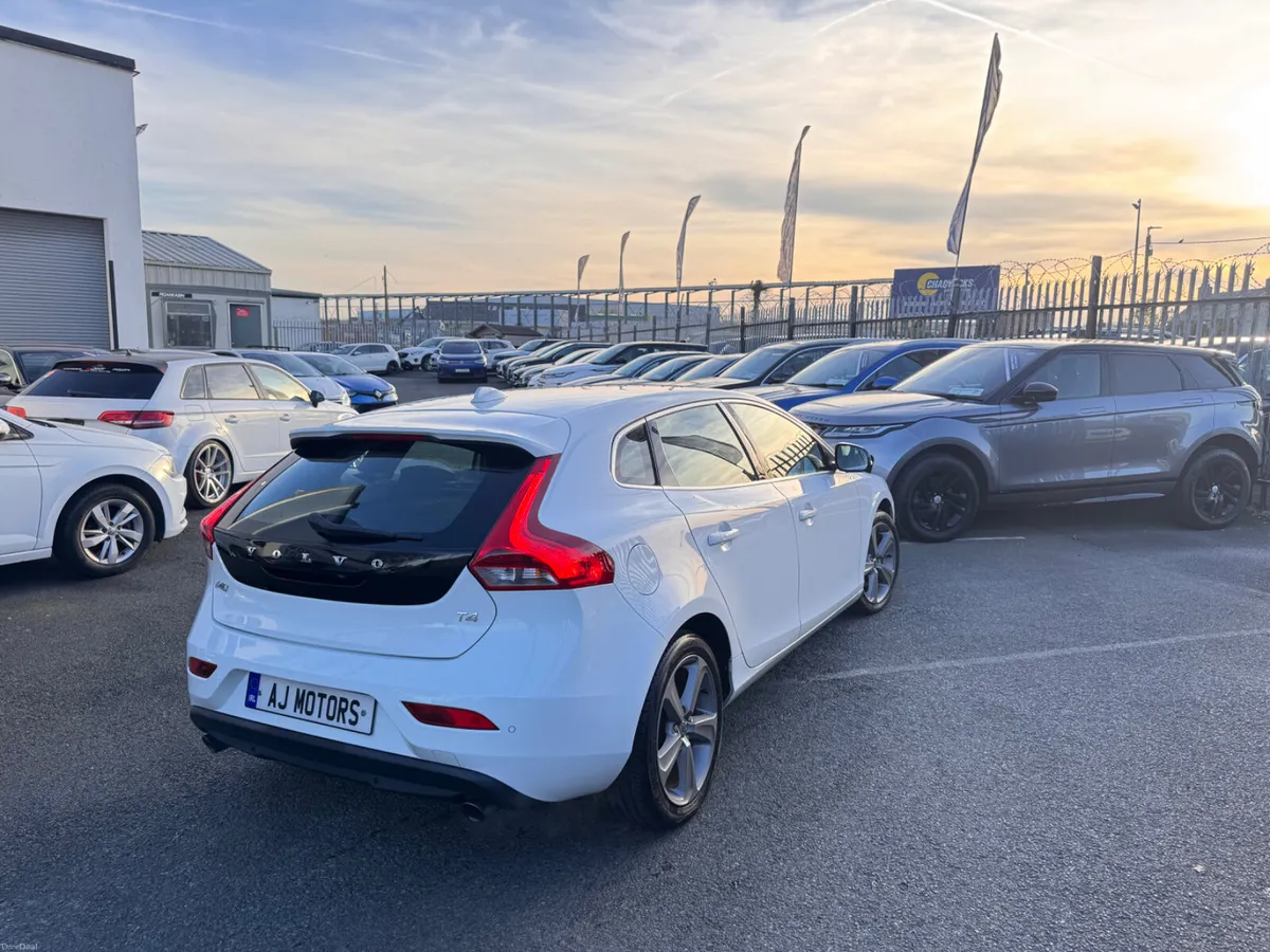 VOLVO V40 1.6 AUTOMATIC - Image 6