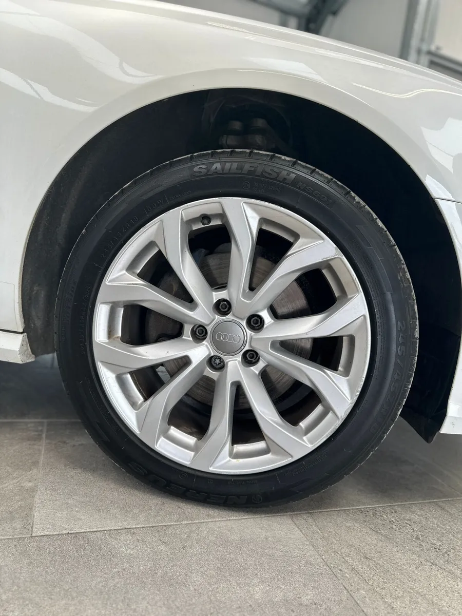 15 AUDI A6 SE BUSINESS - Image 4