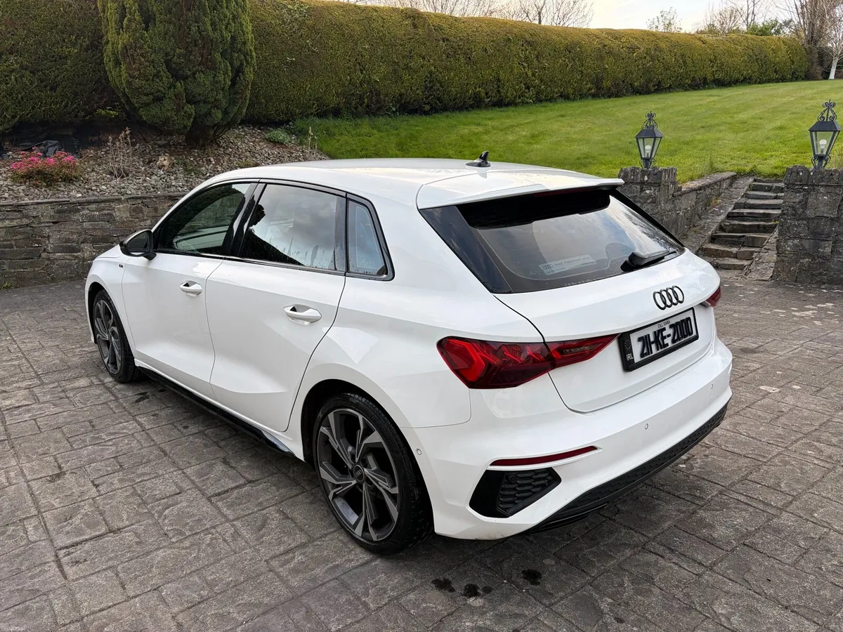 Audi A3 1.0 TFSI Black Edition S-line - Image 3