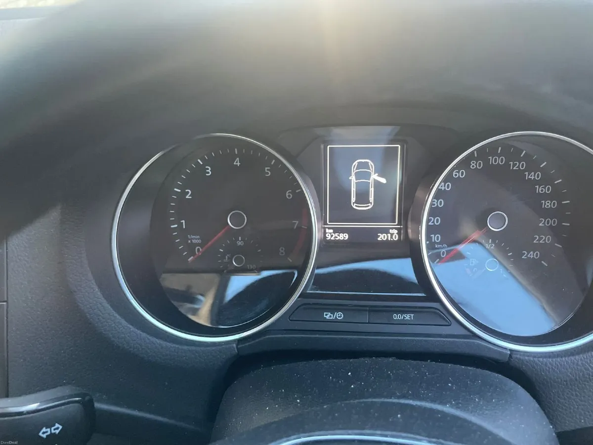 Volkswagen Polo 2016 Automatic (low mileage) - Image 4