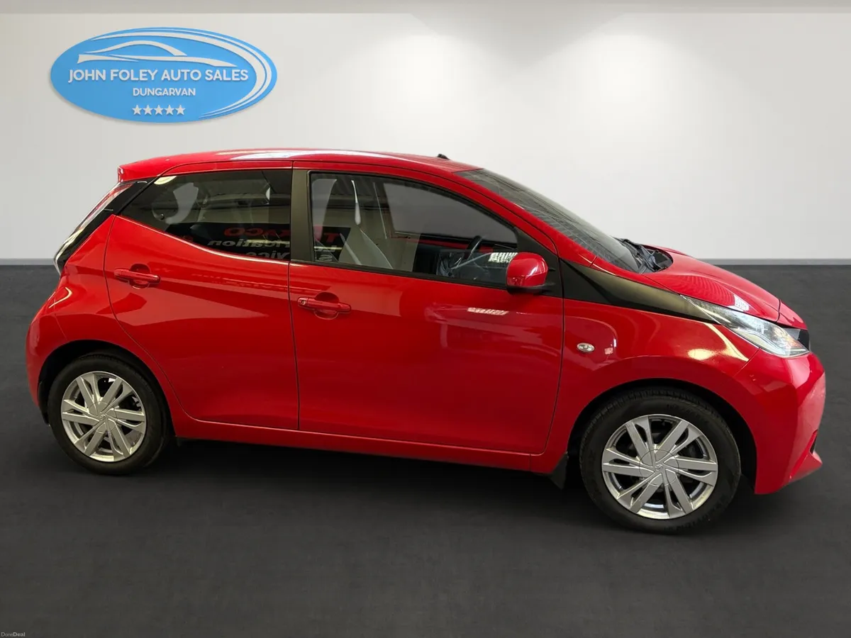 172-Toyota -Aygo-1.0-X-Play - Image 4