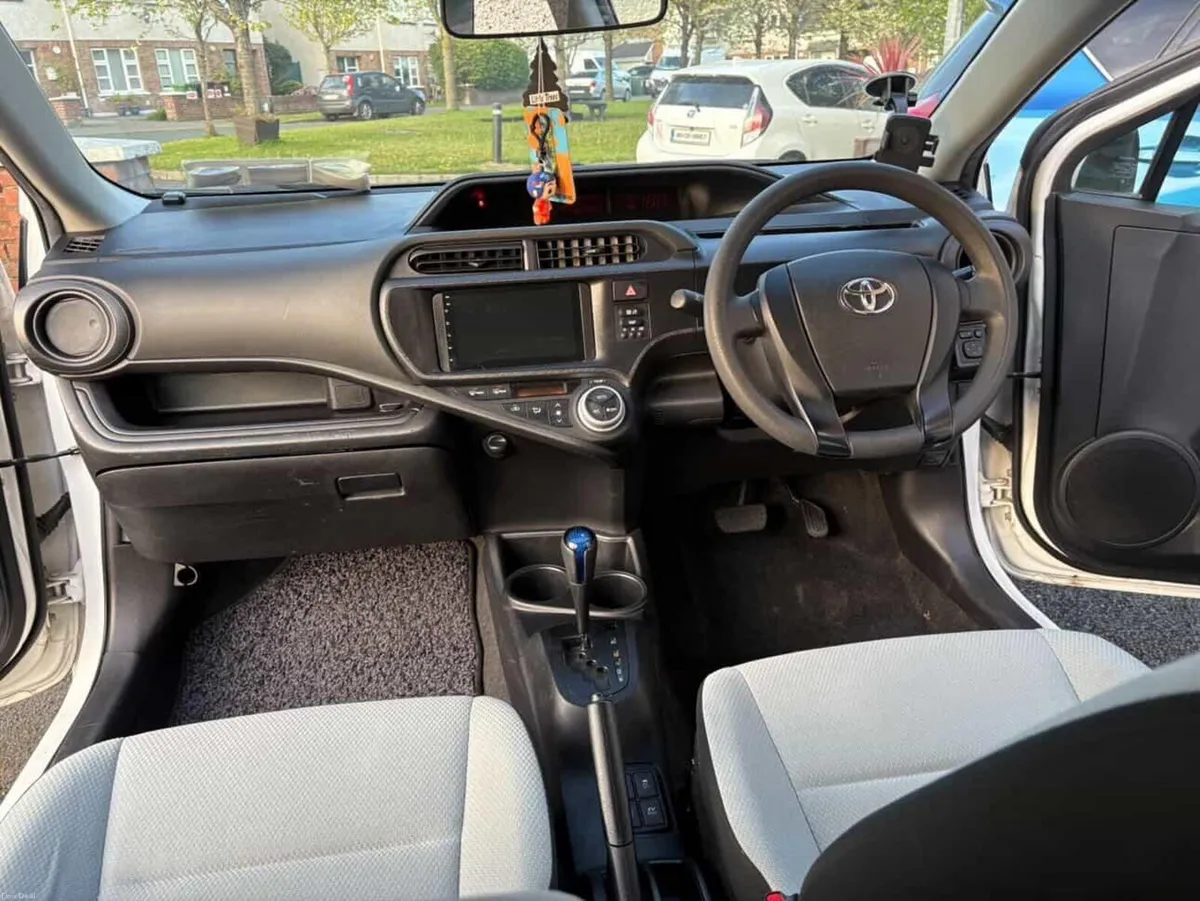 Toyota Aqua - Image 3