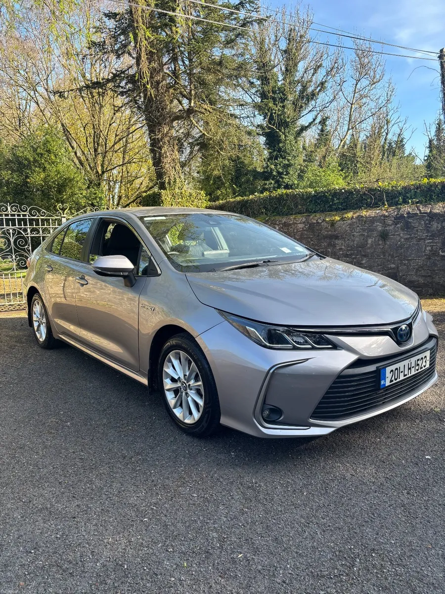 2020 Toyota Corolla Luna 1.8 Hybrid Automatic - Image 3