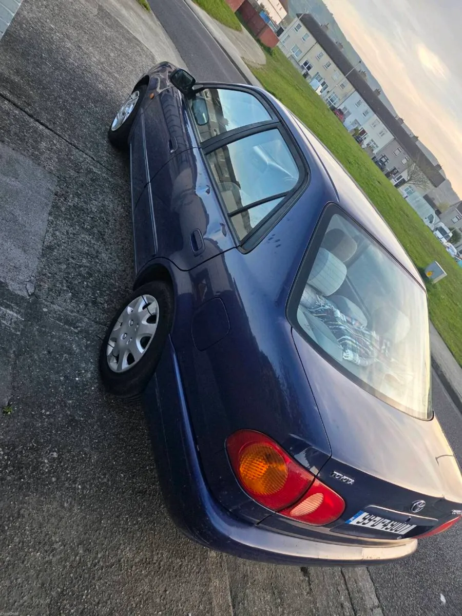 Toyota corolla - Image 4