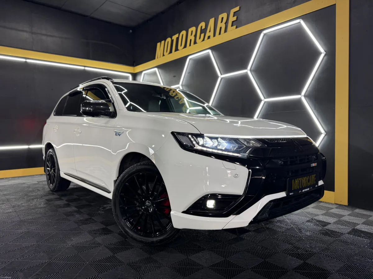 ◼️2019 MITSUBISHI OUTLANDER INTENSE 2.4 PHEV◼️ - Image 3