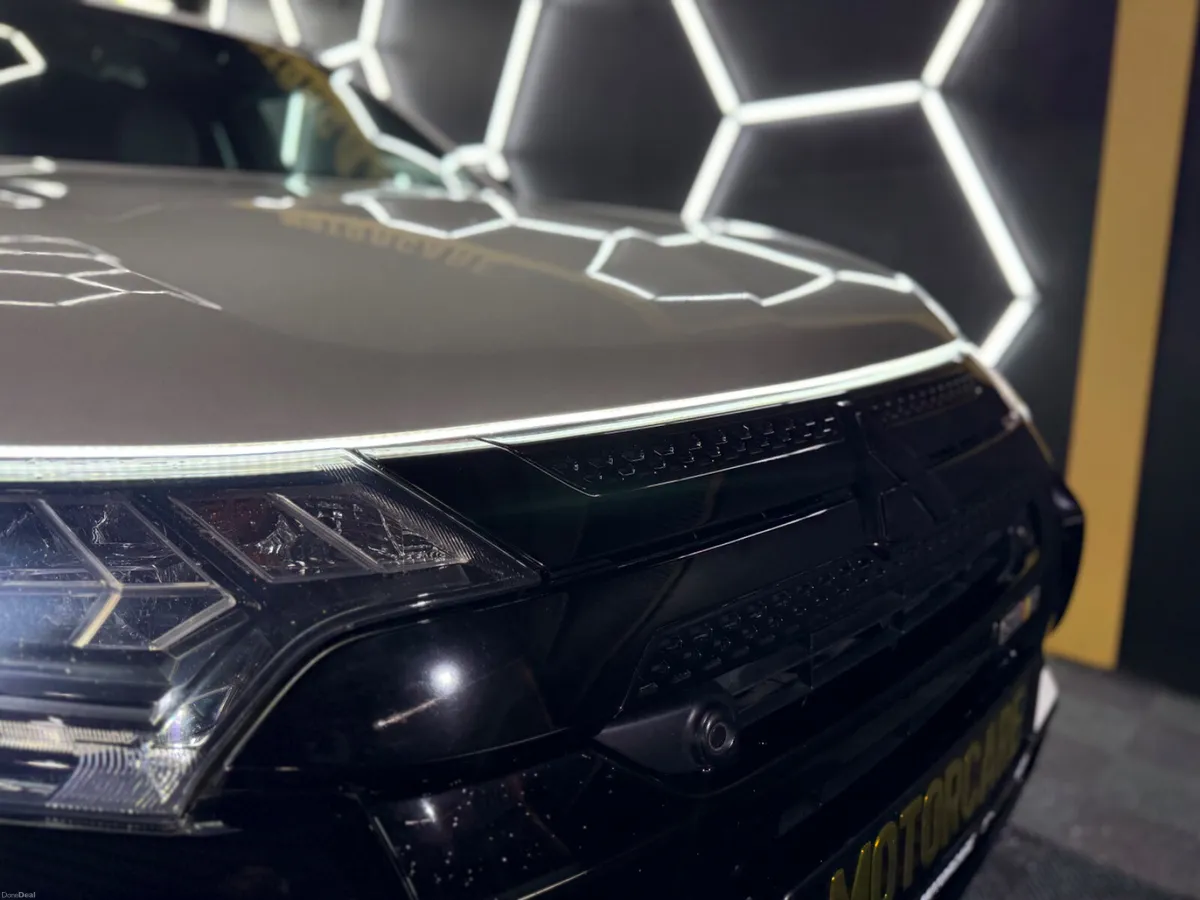 ◼️2019 MITSUBISHI OUTLANDER INTENSE 2.4 PHEV◼️ - Image 5