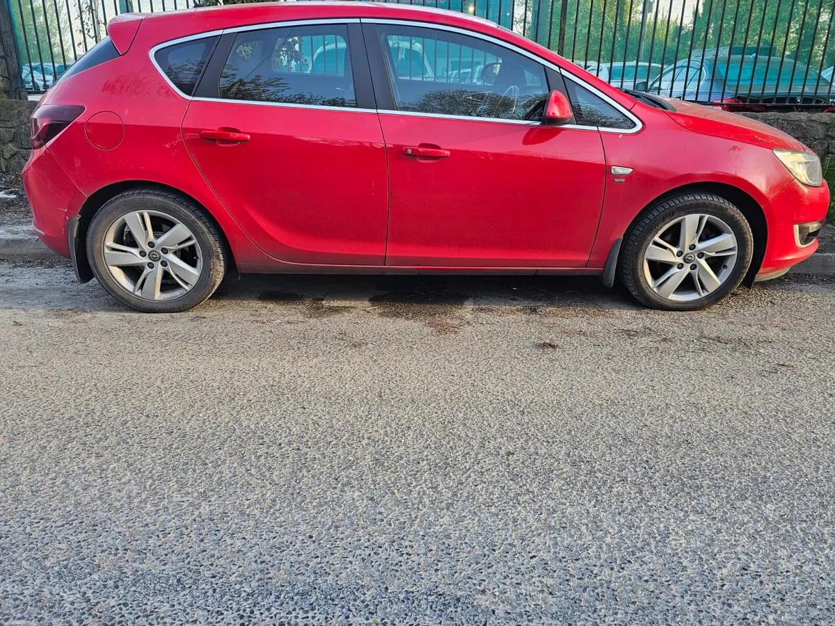 Opel Astra 2013 diesel nct&tax €2333 - Image 1