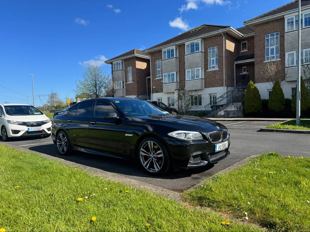 BMW 5-Series 2011 - Image 2