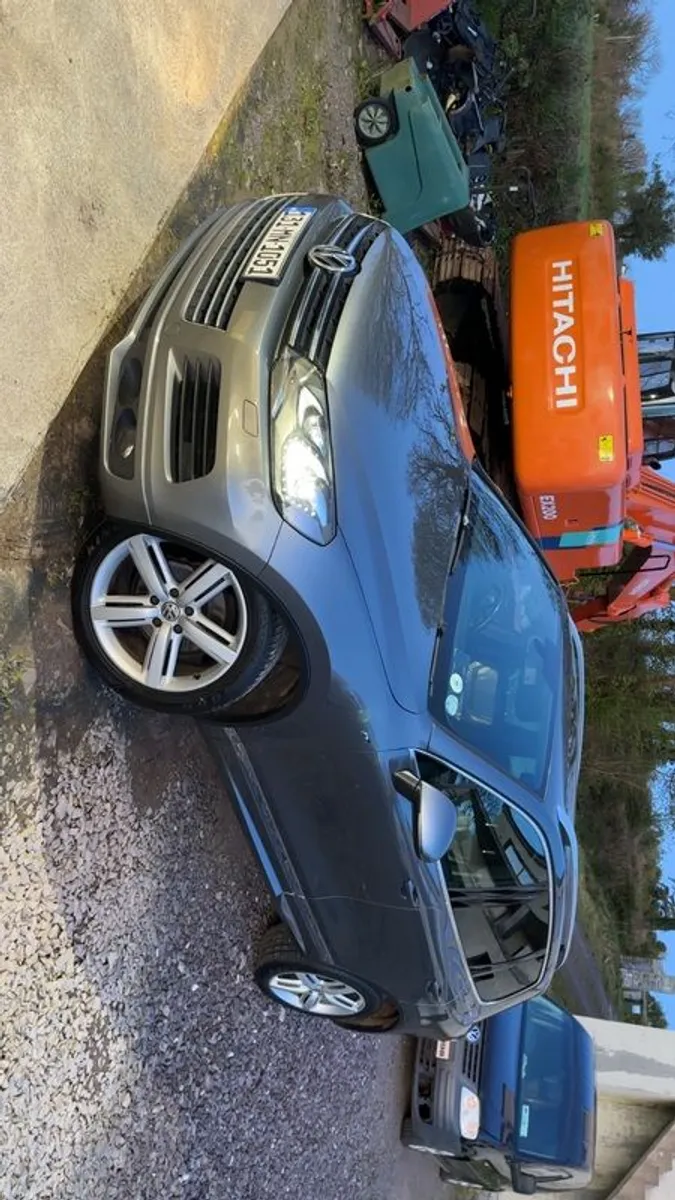 2013 Volkswagen Touareg Rline Crewcab - Image 2