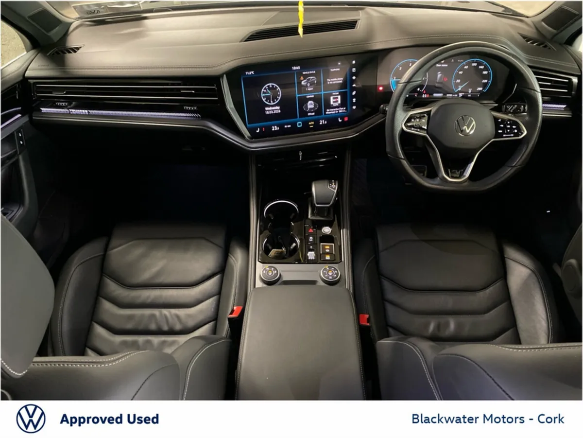 Volkswagen Touareg 3.0TDI 231BHP R-LINE 4-MOTION A - Image 3