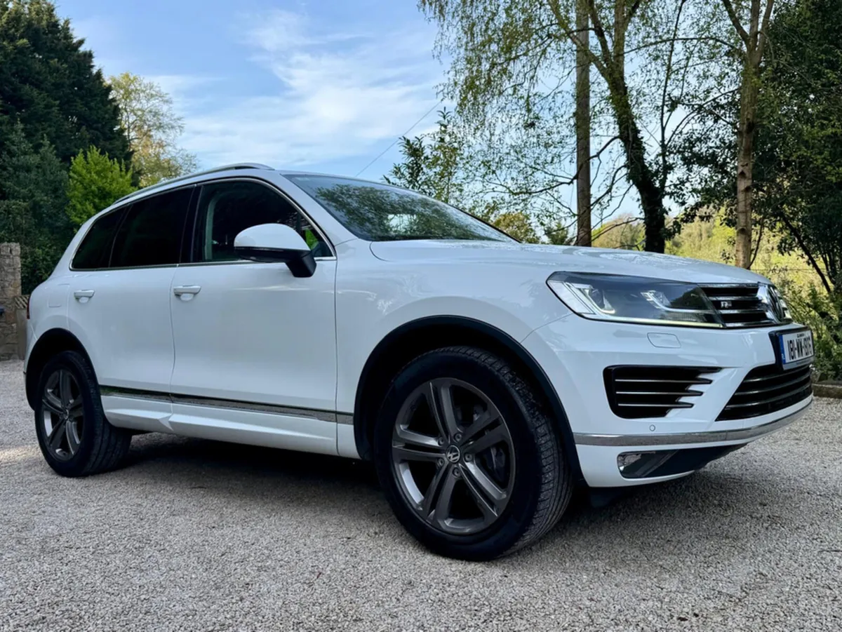 Volkswagen Touareg 5 Seat N1 R Line 3.0 TDI 262bhp - Image 2