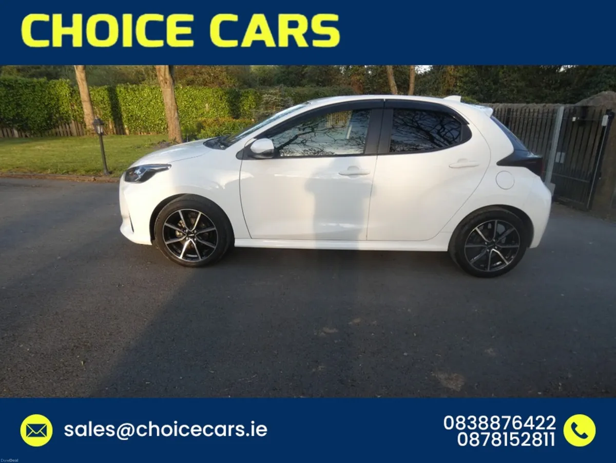 Toyota Yaris 1.5 AUTO HYBRID NEW 17 INCH ALLOYS - Image 3