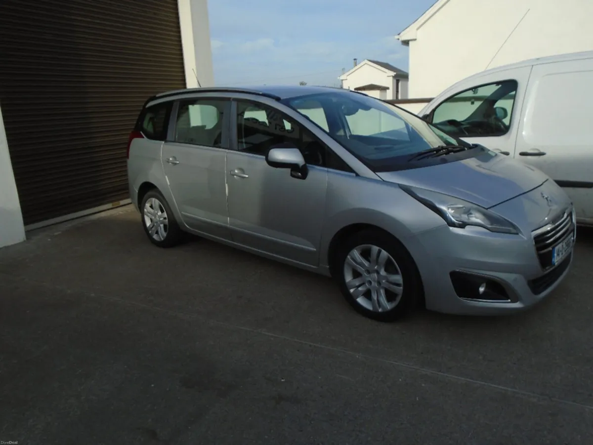 Peugeot 5008 ACTIVE 1.6 HDI 115 ECOMATIQUE ST - Image 4