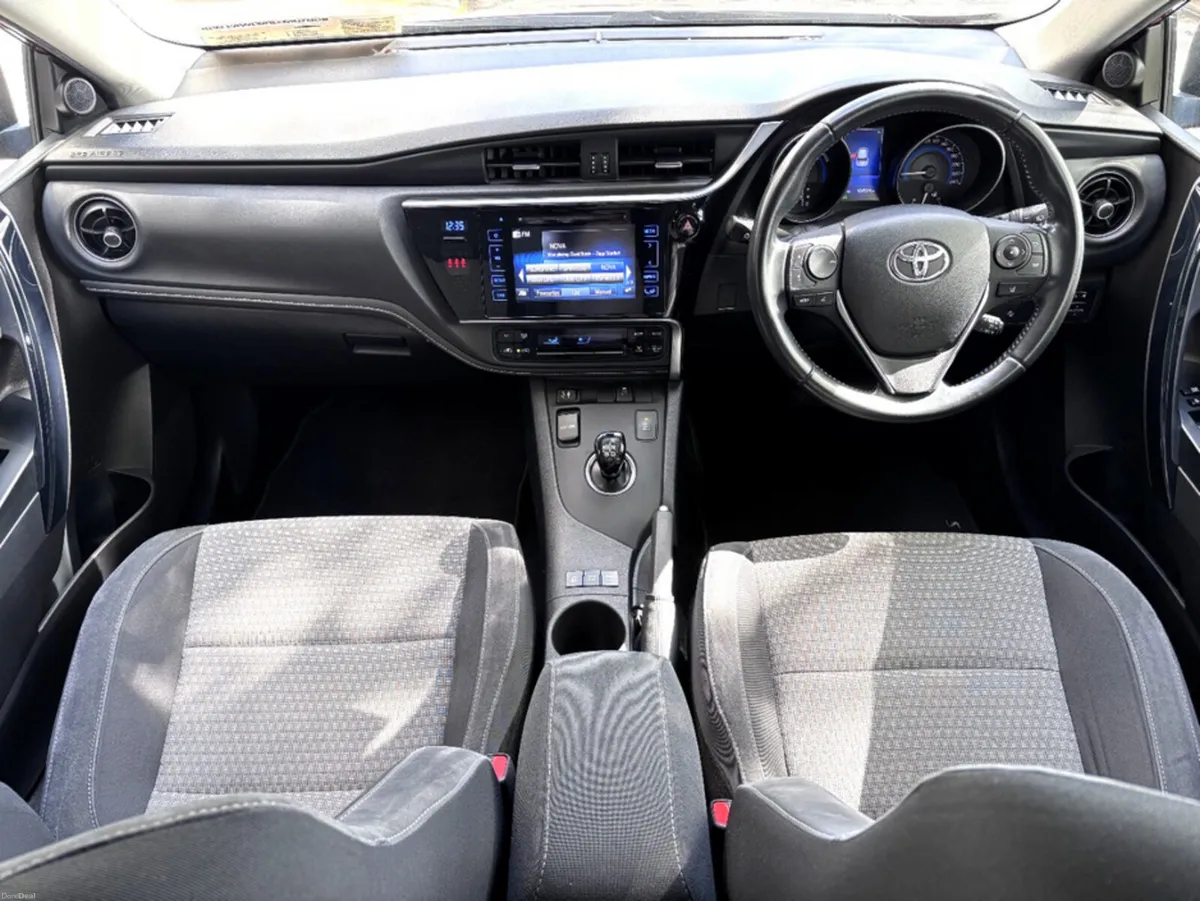 Toyota Auris HYBRID LUNA SPORT AUTO 5DR - Image 5