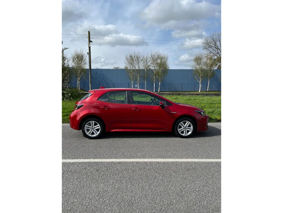 Toyota Corolla HYBRID LUNA H/B AUTO 4DR - Image 4