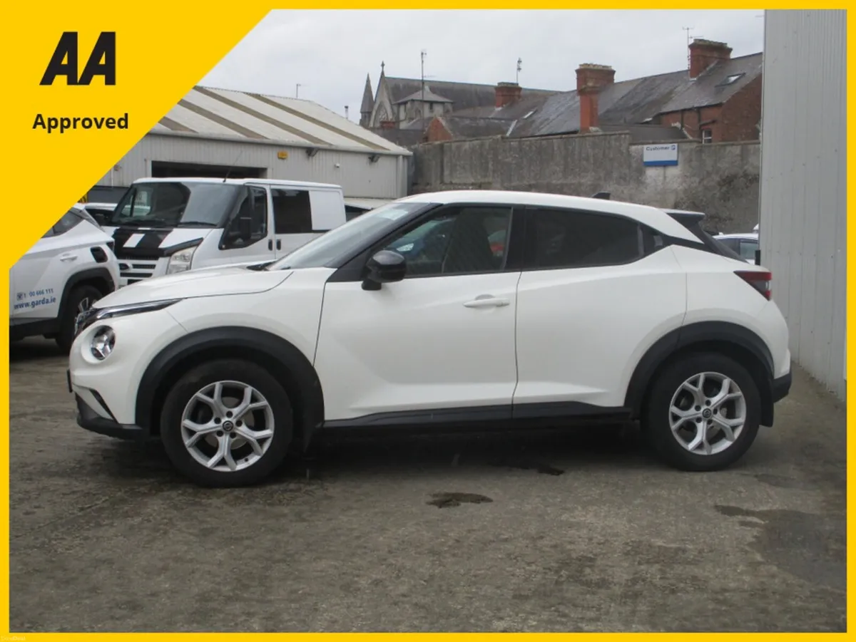 Nissan Juke 1.0 SV PREMIUM MODEL. ONE CAREFUL OWNE - Image 4